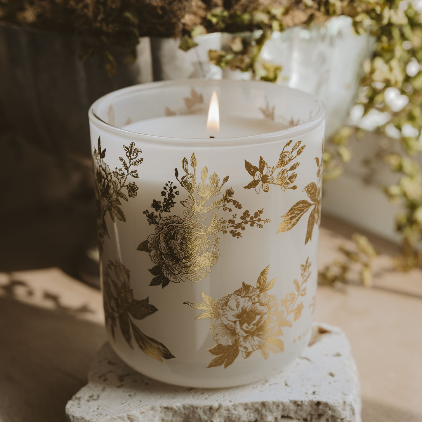 *NEW* Gold Delft 12 oz Soy Candle - Home Decor